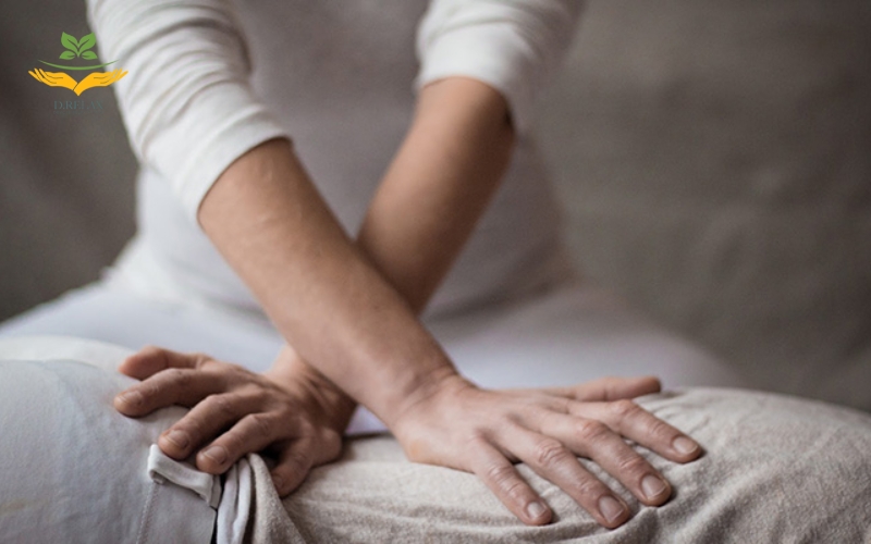 Shiatsu dùng lực ấn tay
